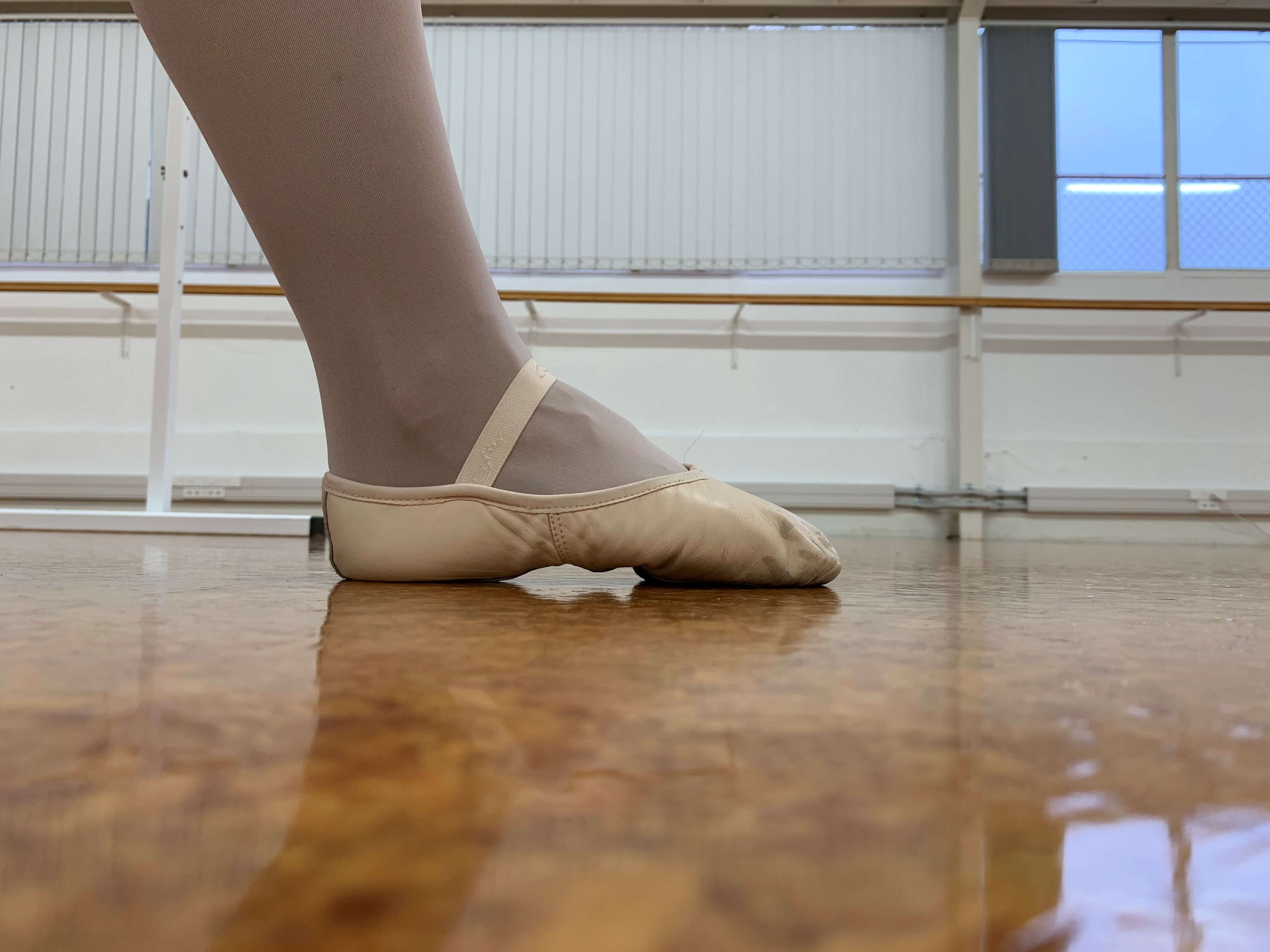 scrunching foot in ballet